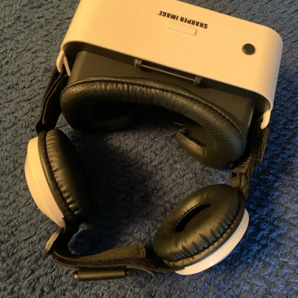 Sharper Image Virtual Reality headset with built-in headphones